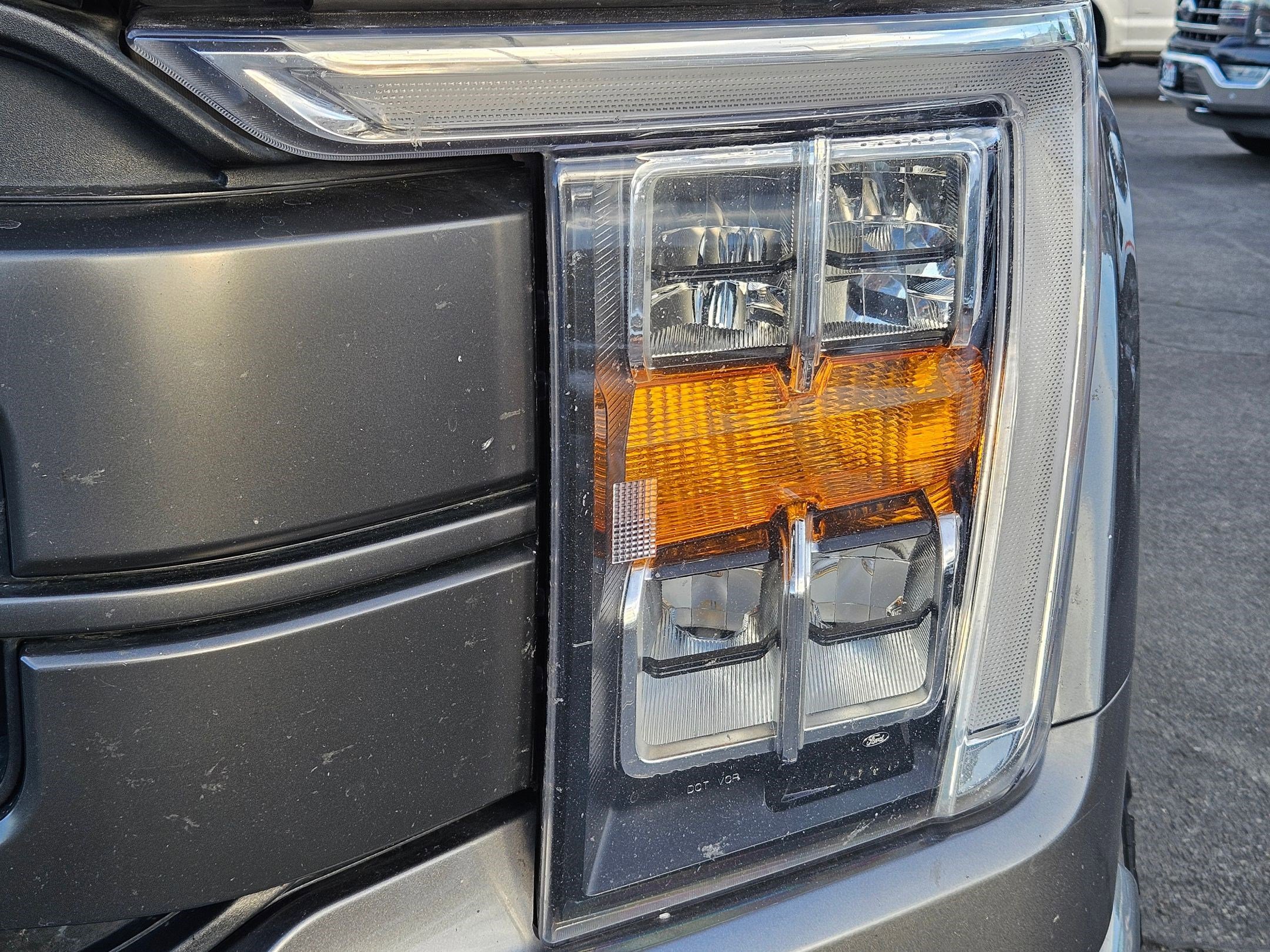 Used 2023 Gray Metallic Ford LARIAT image 10