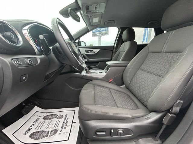 Used 2021 White Chevrolet LT image 12