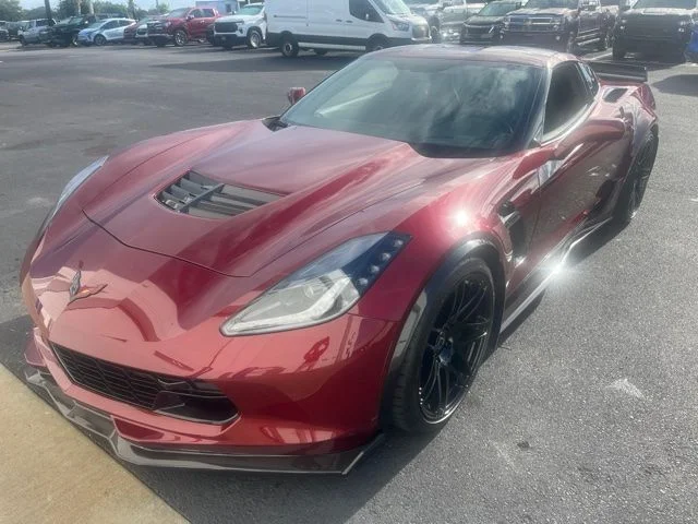 Used 2018 Red Chevrolet Z06 image 2