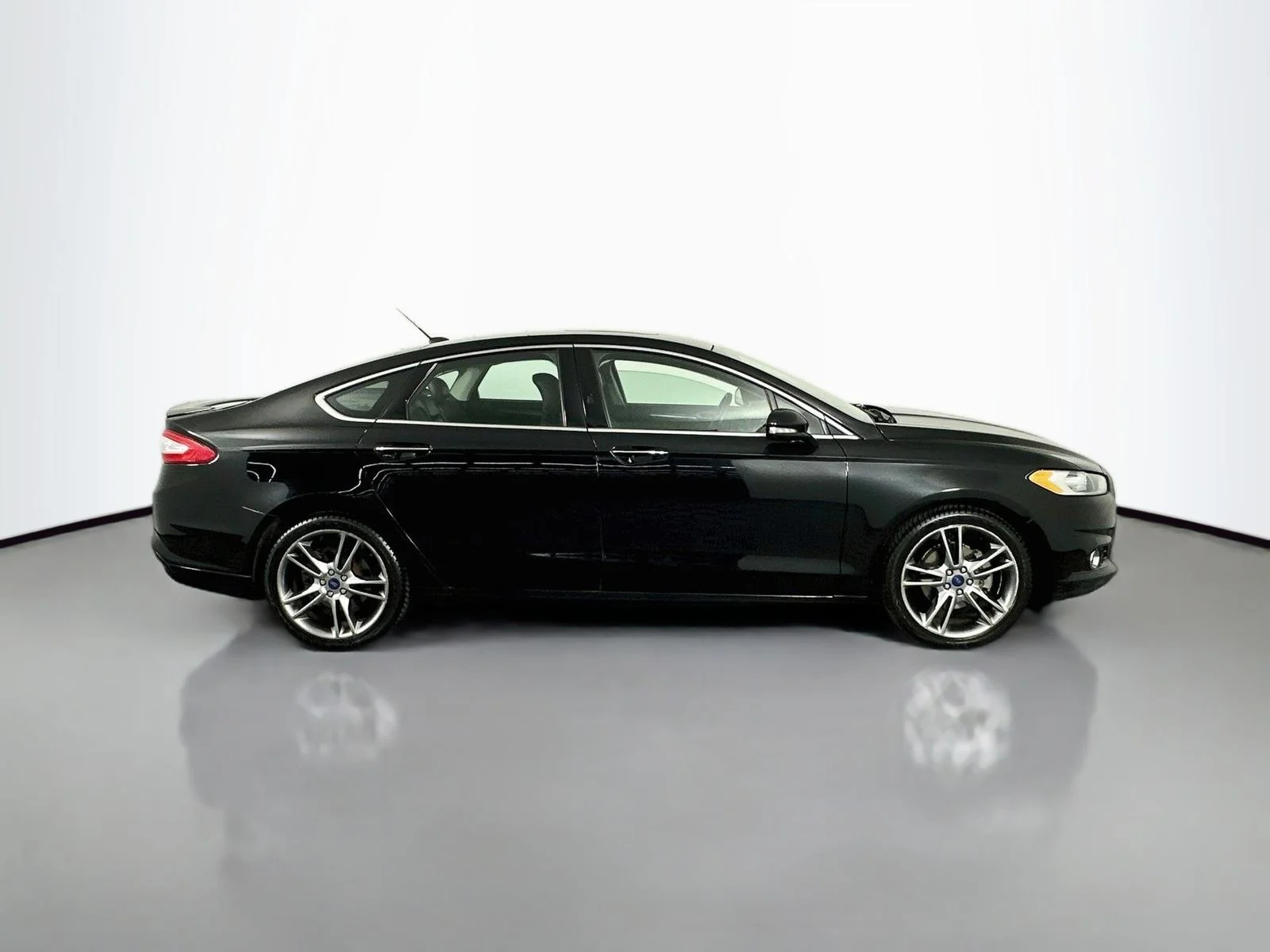 Used 2016 Shadow Black Ford Titanium image 8