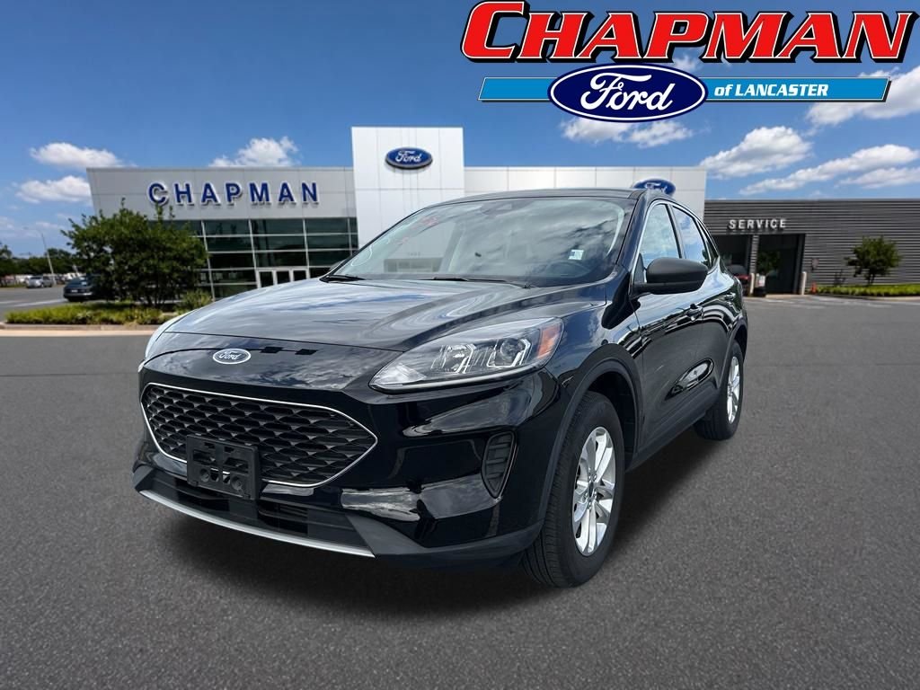 Used 2022 Black Ford SE image 1