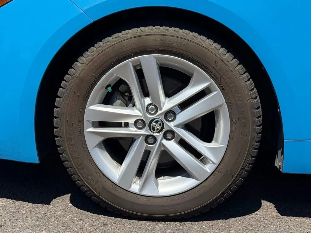 Used 2019 Blue Toyota SE image 9