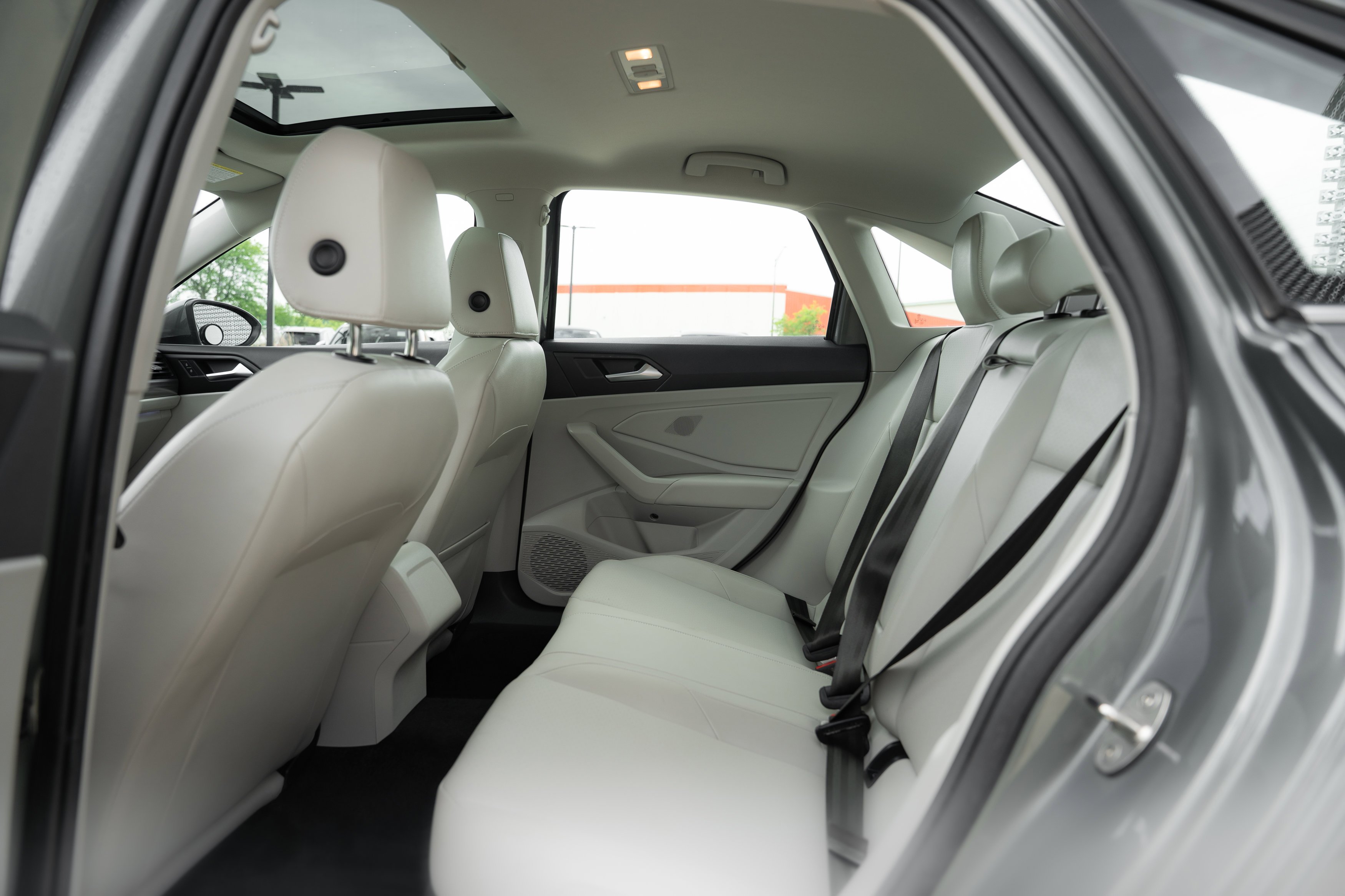 Used 2019 Sage Green Metallic Volkswagen SEL image 21