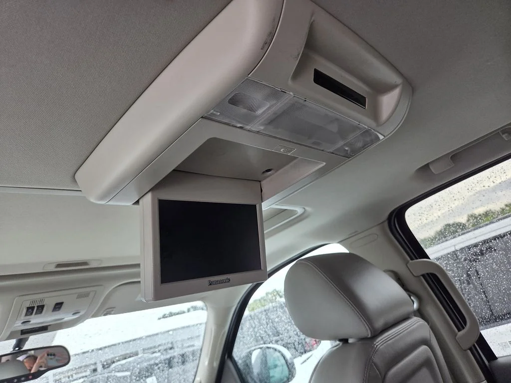 Used 2014 White Chevrolet LTZ image 23