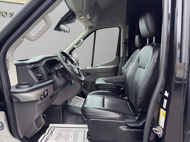 Used 2024 Black Ford  image 9
