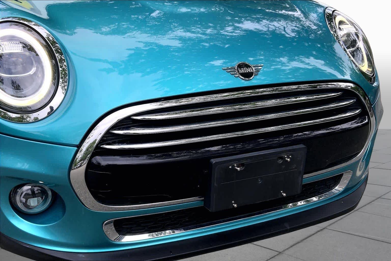 Used 2020 Caribbean Aqua Metallic MINI Cooper image 29