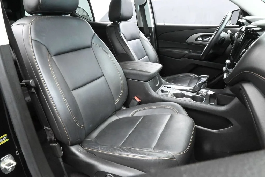 Used 2021 Mosaic Black Metallic Chevrolet RS image 55