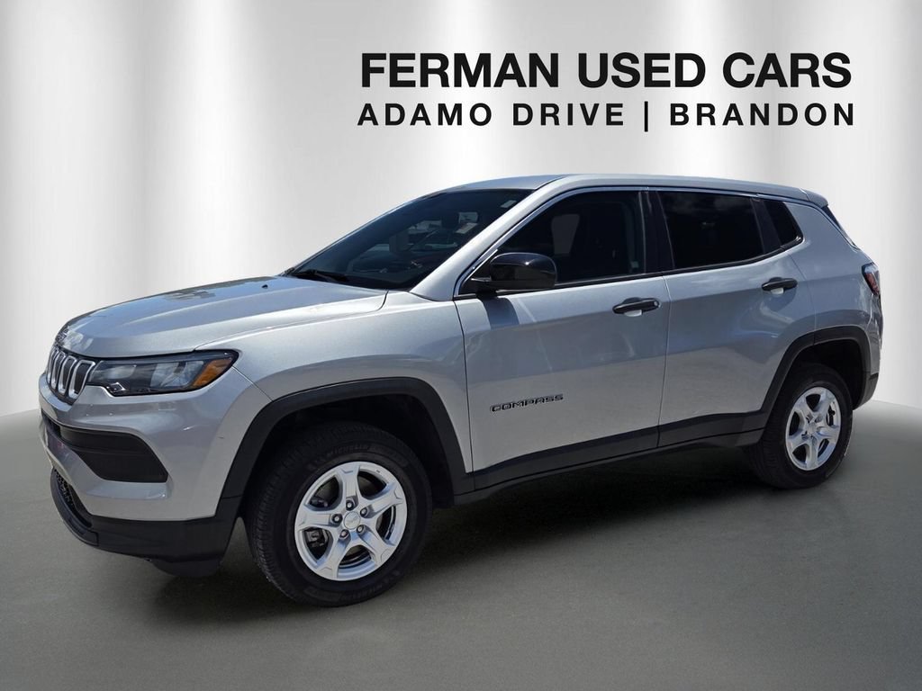 Used 2022  Jeep  image 1