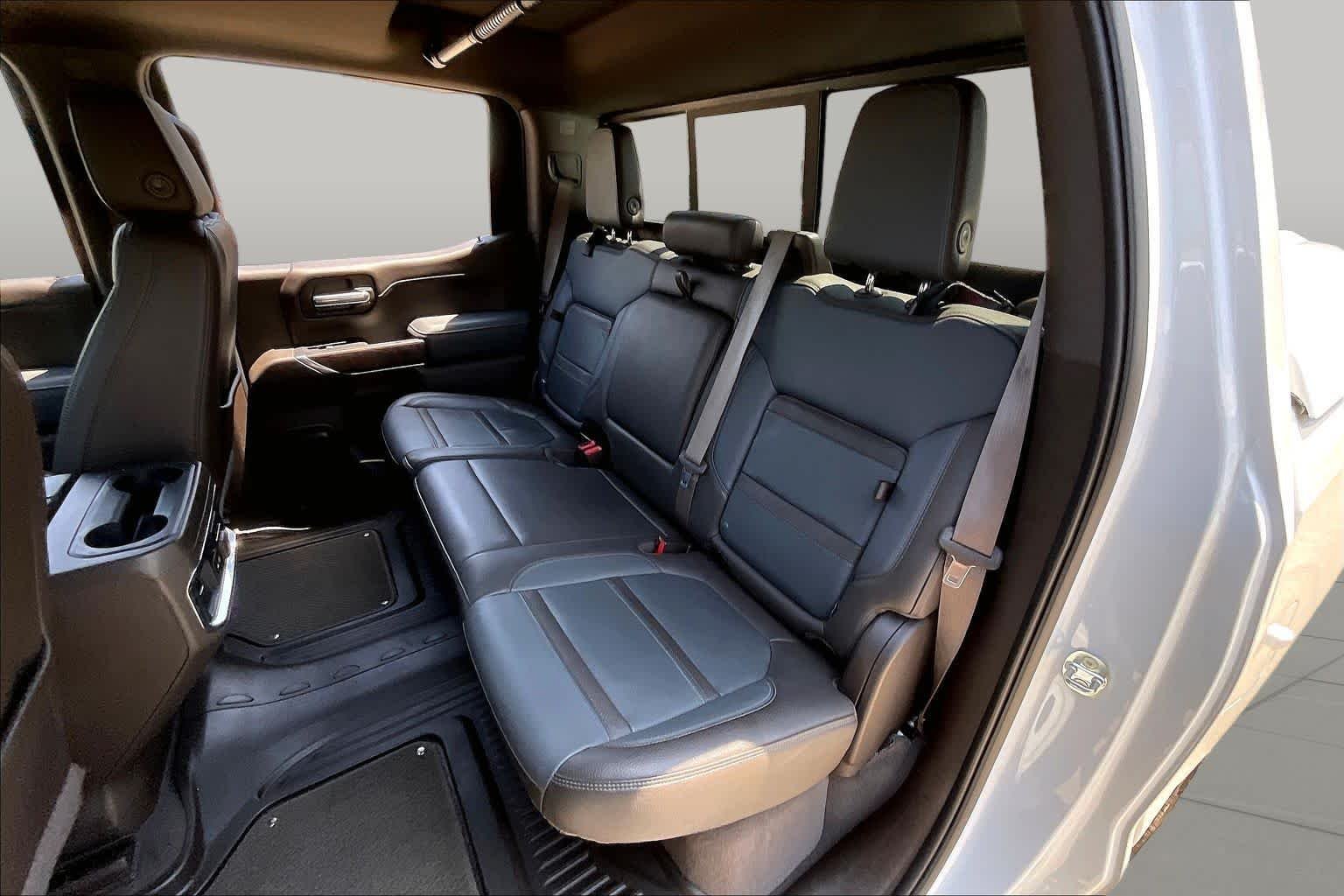 Used 2021 White Frost Tricoat GMC Denali image 20