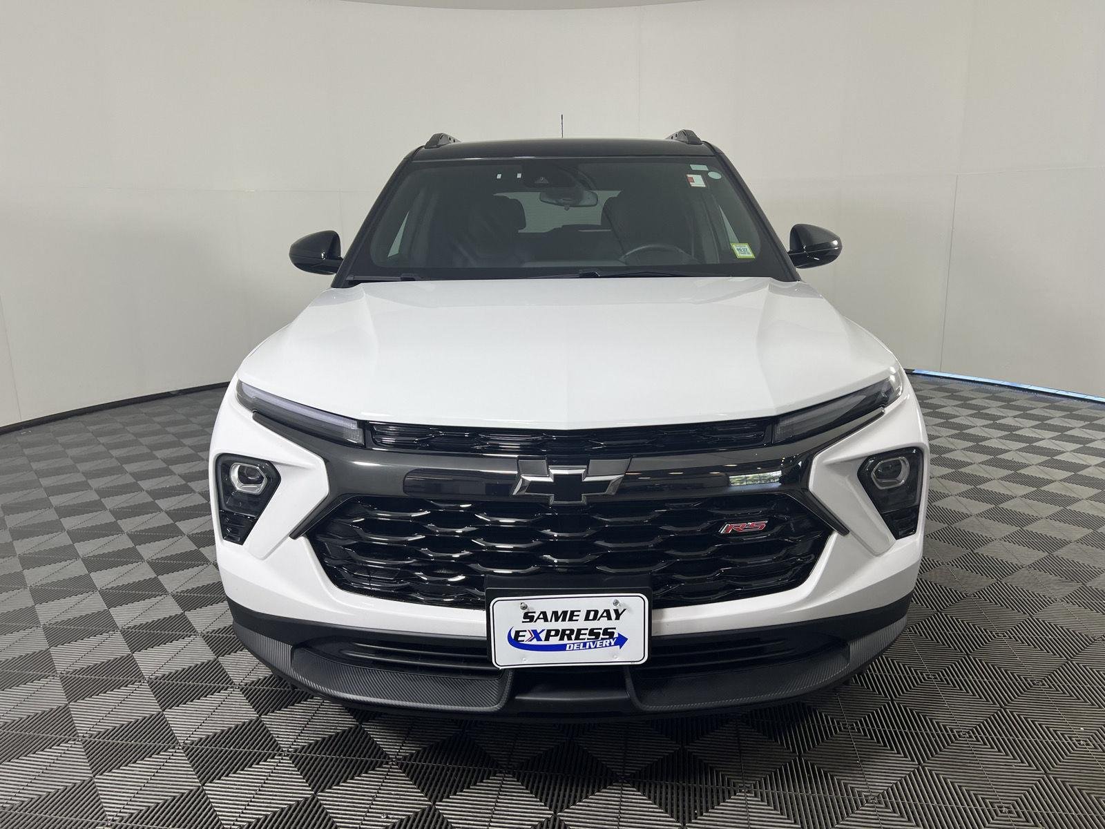 Used 2024 Summit White Chevrolet RS image 29