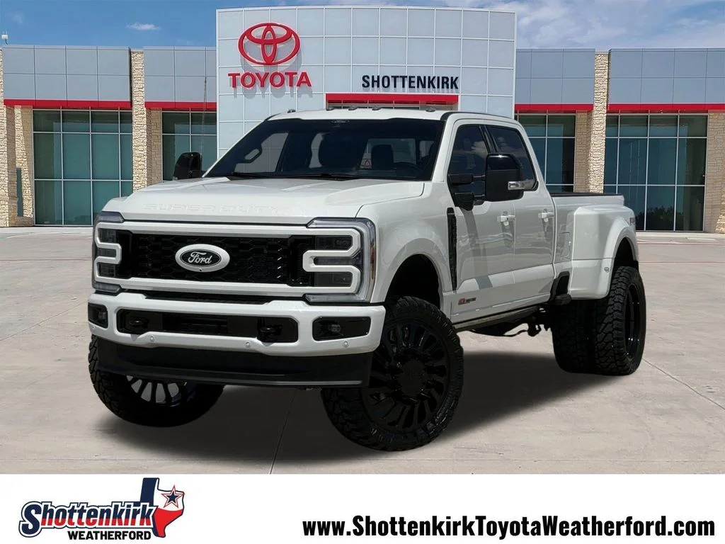 Used 2025 White Ford Platinum image 1