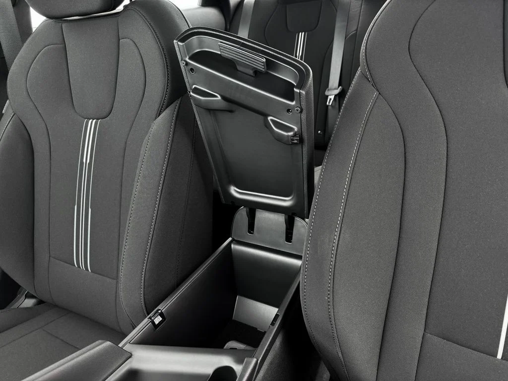 2025 Hyundai Elantra SEL - Photo 37