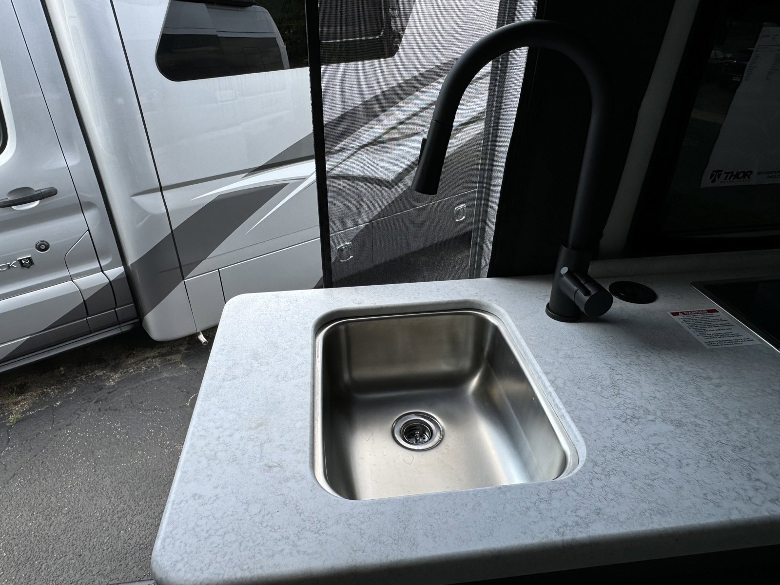 New 2025 Bright Silver Metallic Clearcoat Thor Motor Coach 2JB image 8