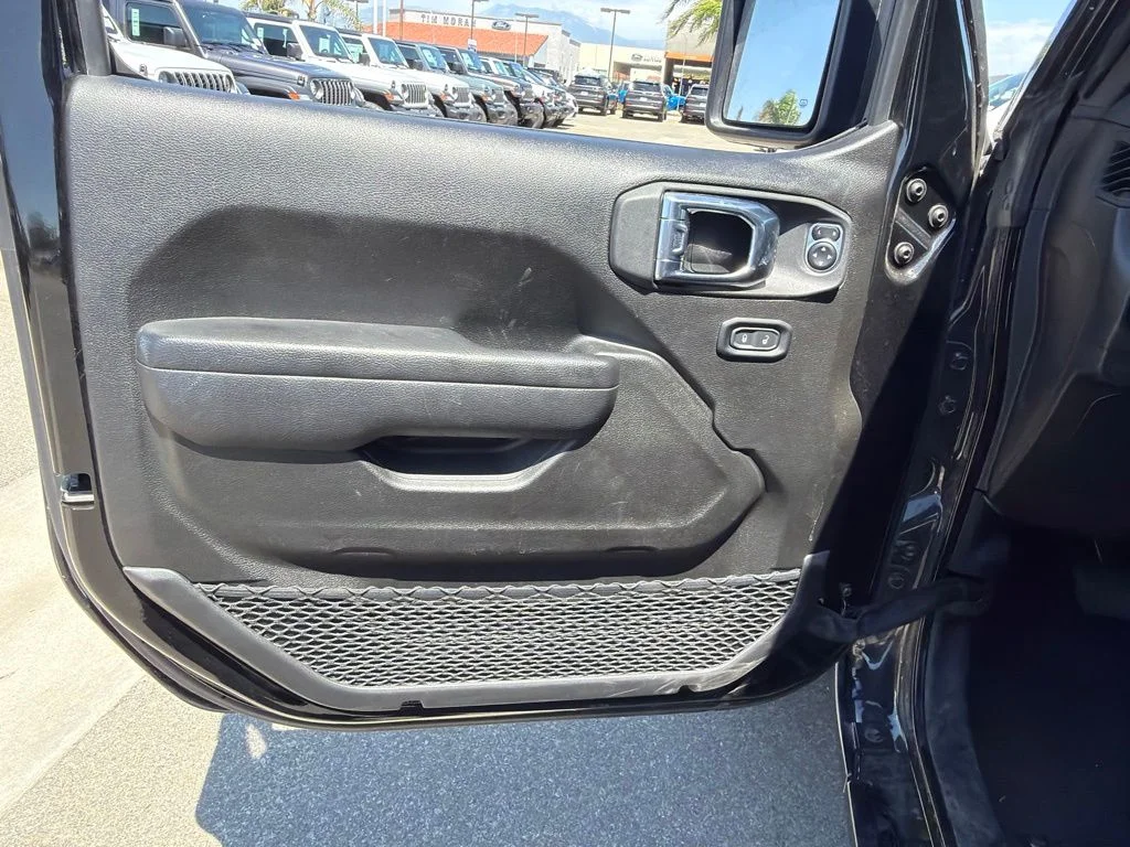 Used 2025 Black Jeep Sport S image 15