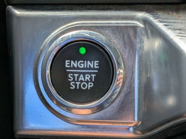 Used 2021 White Ford Lariat image 34