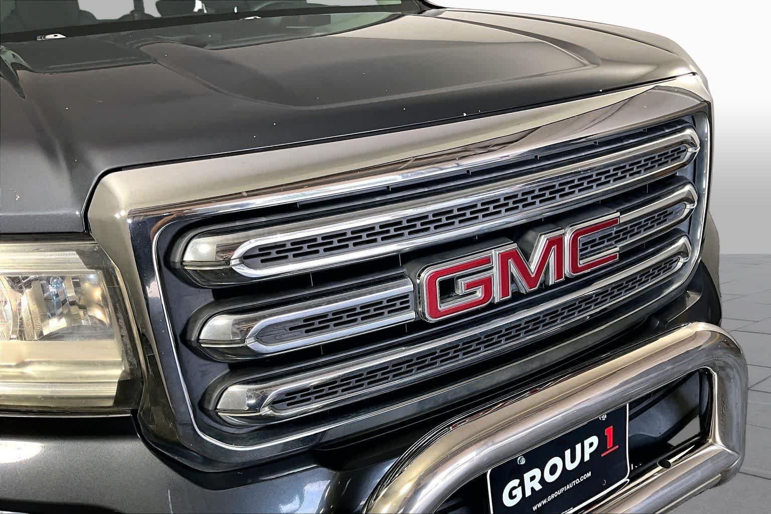 Used 2017 Cyber Gray Metallic GMC 2WD SLE image 27