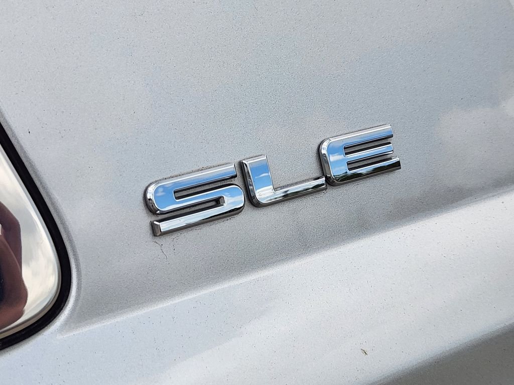 Used 2017 Quicksilver Metallic GMC SLE image 14