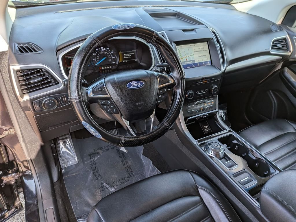 Used 2020 Black Ford SEL image 16