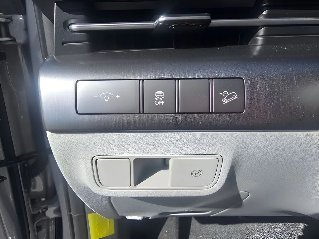 Used 2026 Atlas White Hyundai SEL Sport image 18