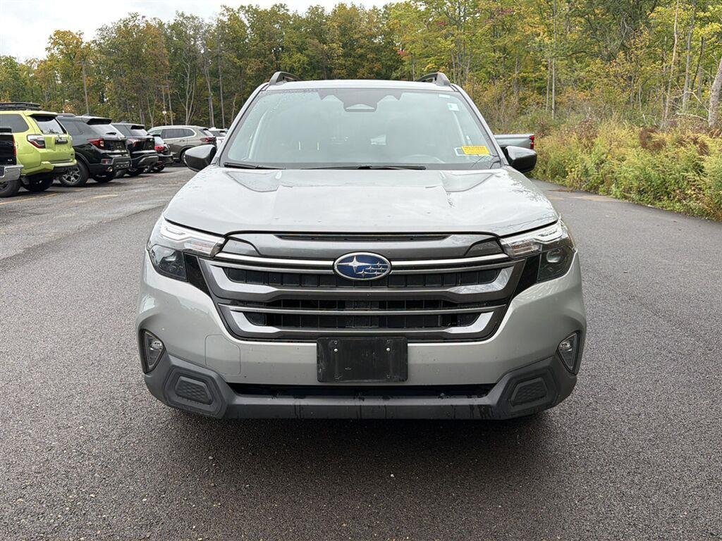 Used 2025 River Rock Pearl Subaru Premium image 13