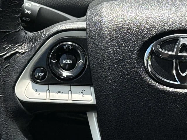 Used 2016 Gray Toyota Three image 22