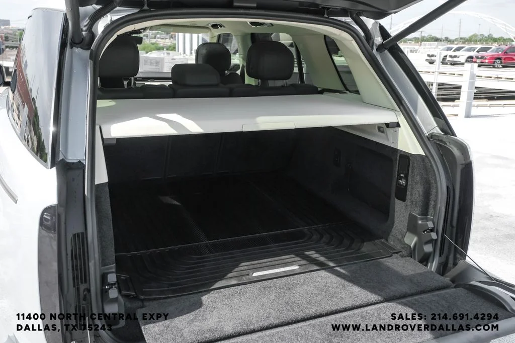 Used 2023 Silver Land Rover SE image 53