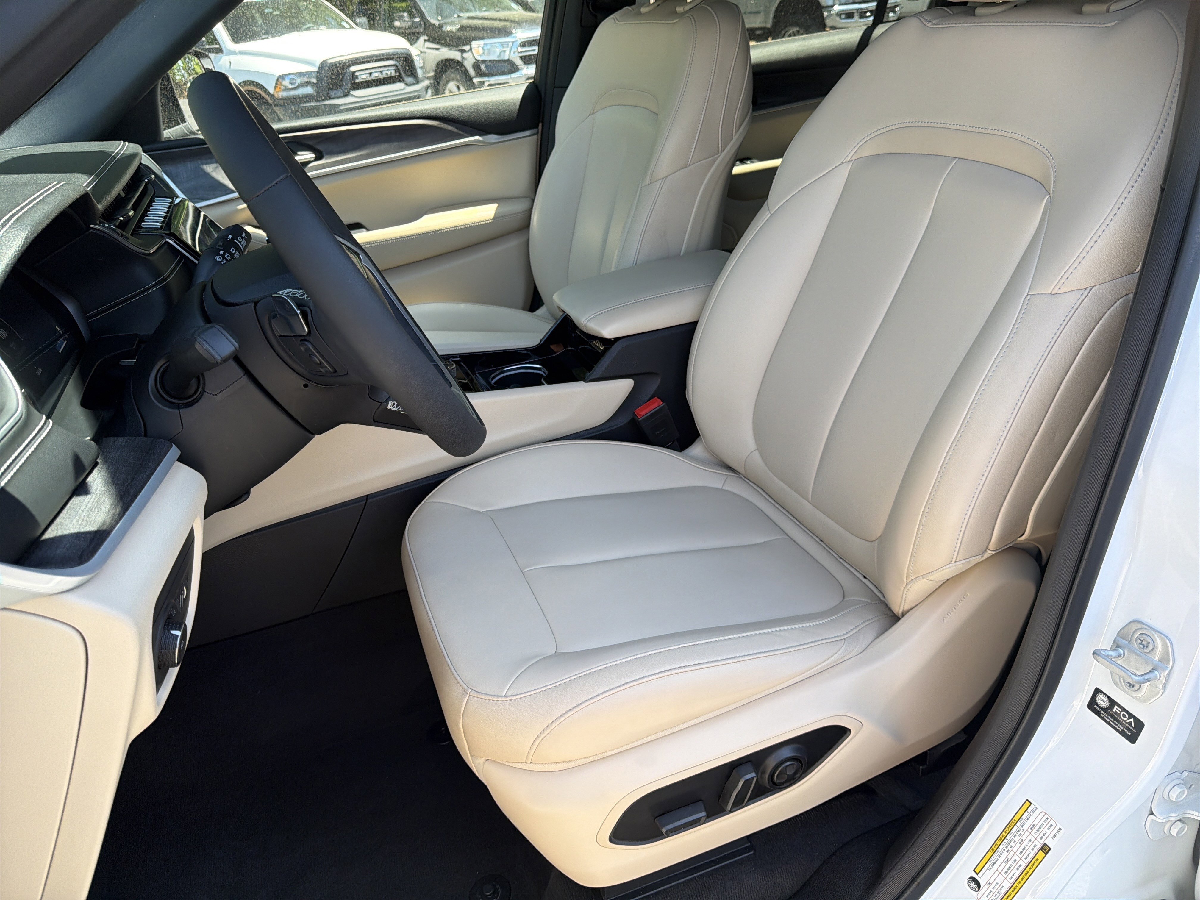 Used 2023 Bright White Clearcoat Jeep Limited image 13