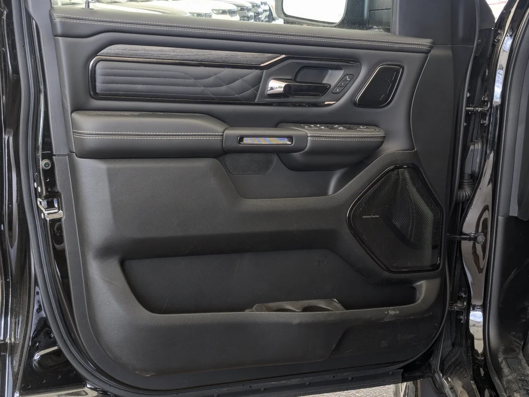 New 2026 Black RAM Limited - - 5.7L HEMI V8 - Pano Sunroof - 14.4 Uconnect - Surround Cam & More! image 12