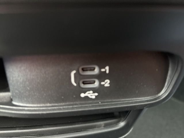 New 2026 Diamond Black Crystal Pearl-Coat Exterior Paint Chrysler Select image 14