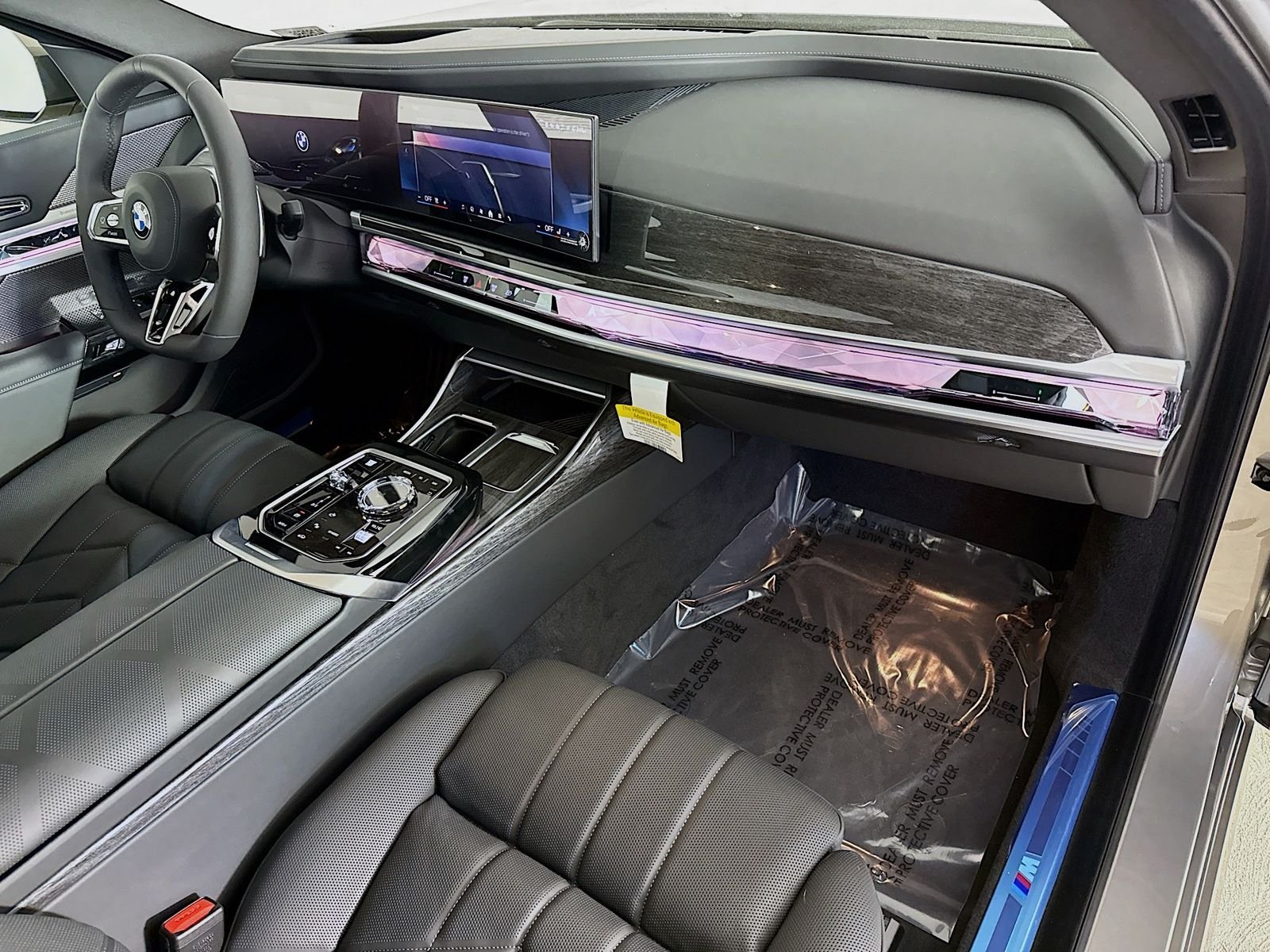 New 2026 Oxide Grey Metallic BMW 760i xDrive image 31