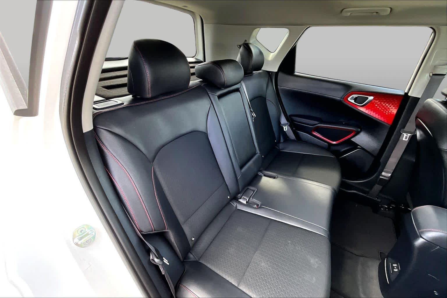 Used 2024 Snow White Pearl Kia GT-Line image 19