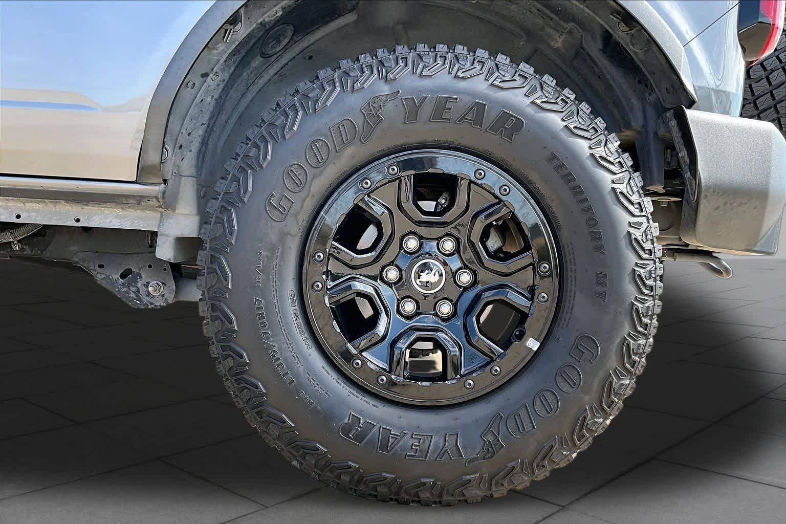 Used 2024 Carbonized Gray Metallic Ford Wildtrak image 11