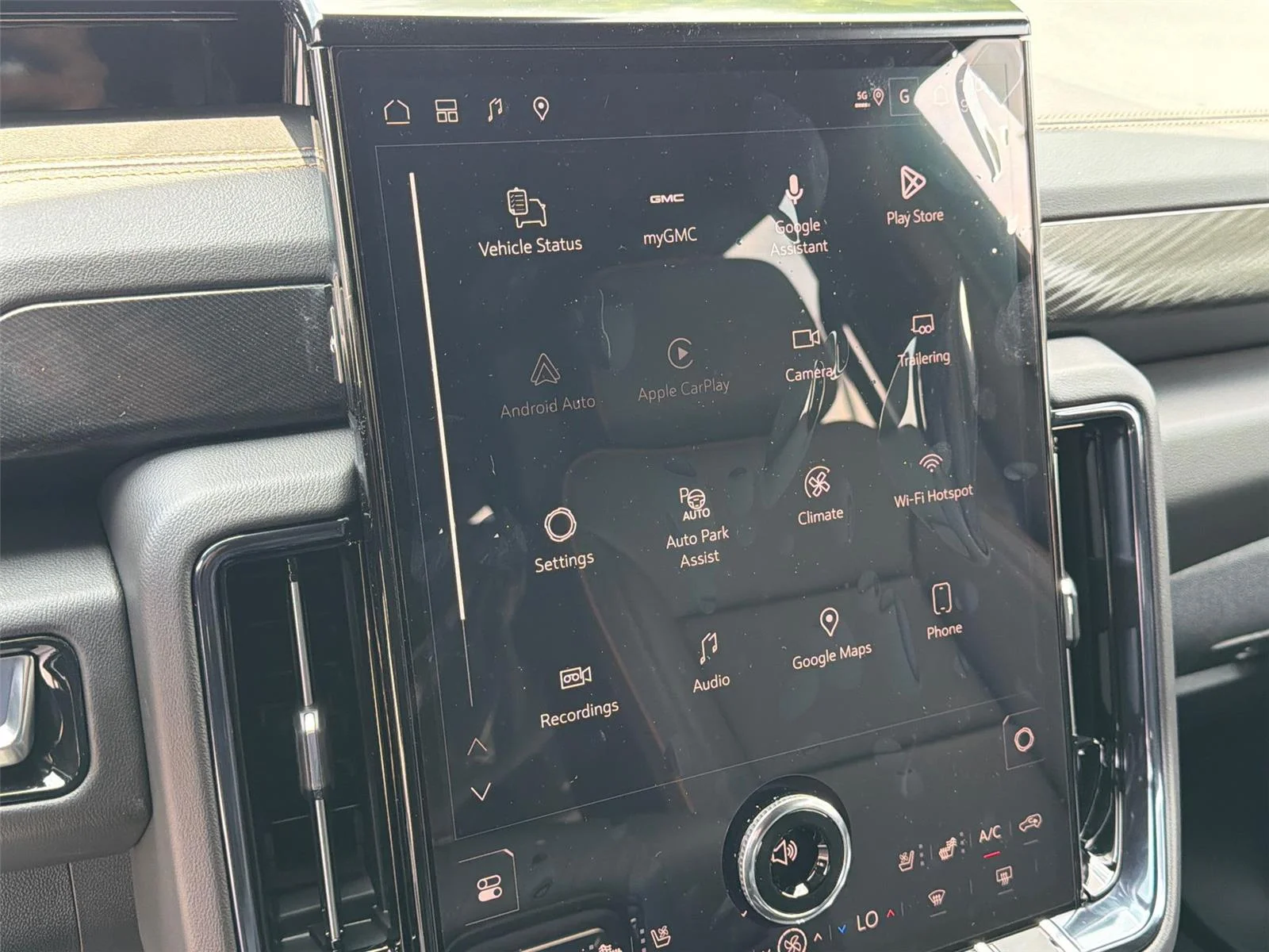 2026 GMC Yukon AT4 - Photo 23