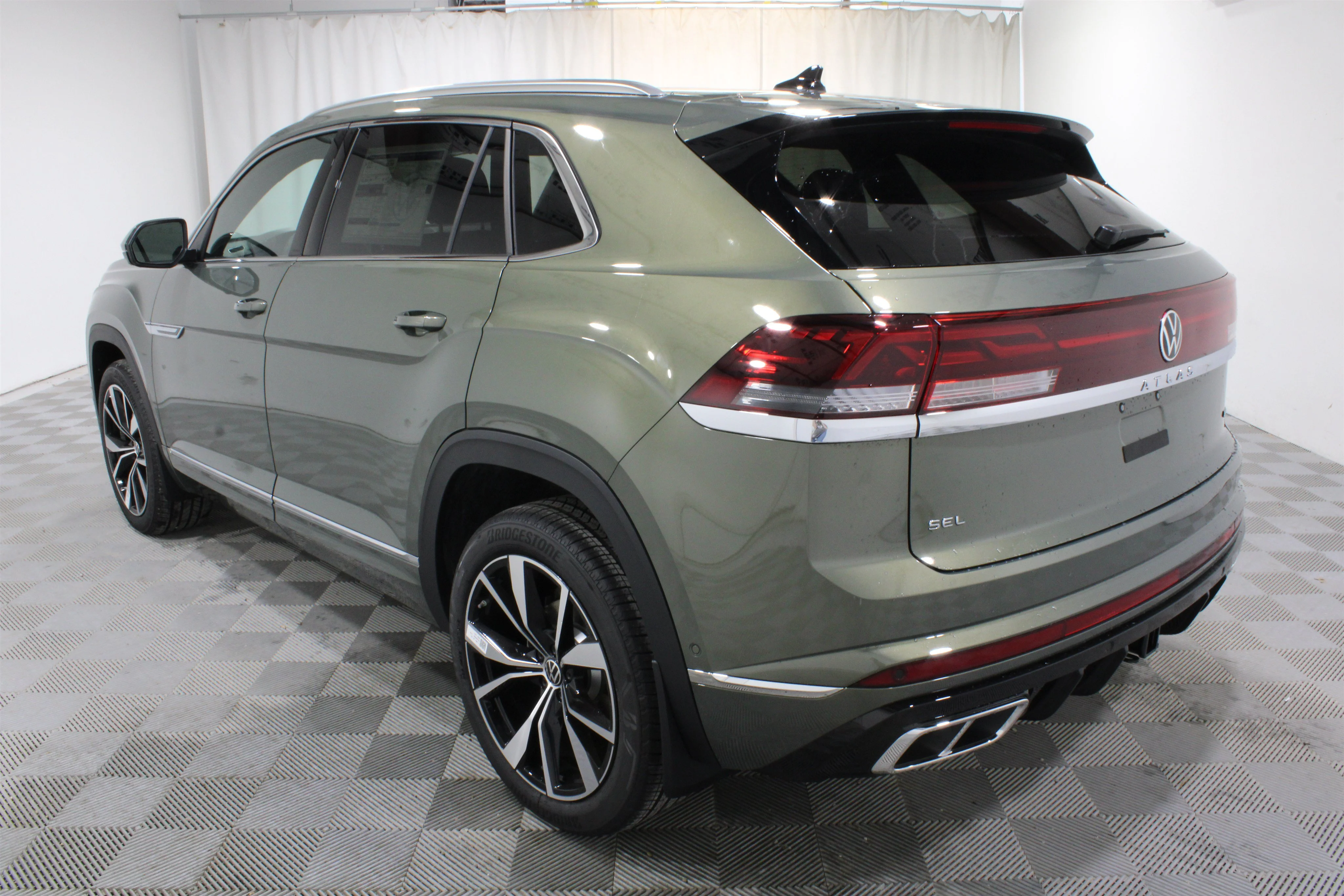 New 2026 Avocado Green Pearl Volkswagen 2.0T SEL Premium R-Line image 28