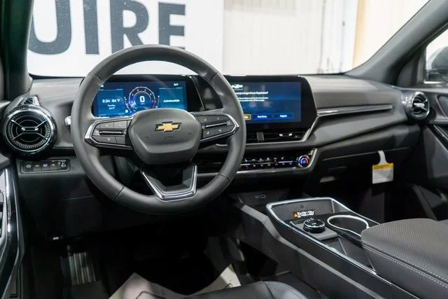 2027 Chevrolet Equinox LT - Photo 11