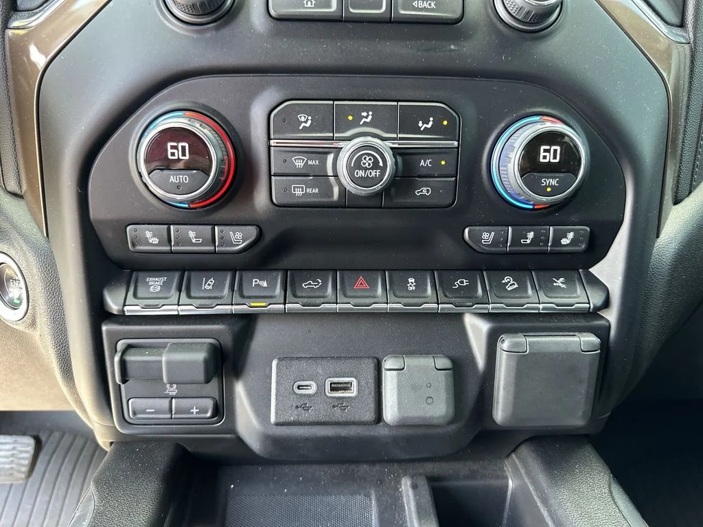 Used 2022 White Chevrolet High Country image 25