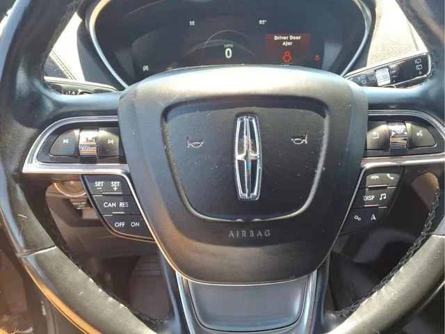Used 2019  Lincoln Reserve image 12
