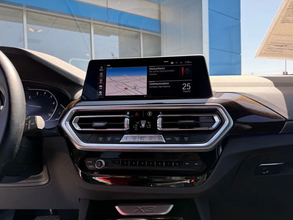 Used 2022 Black BMW sDrive30i image 28