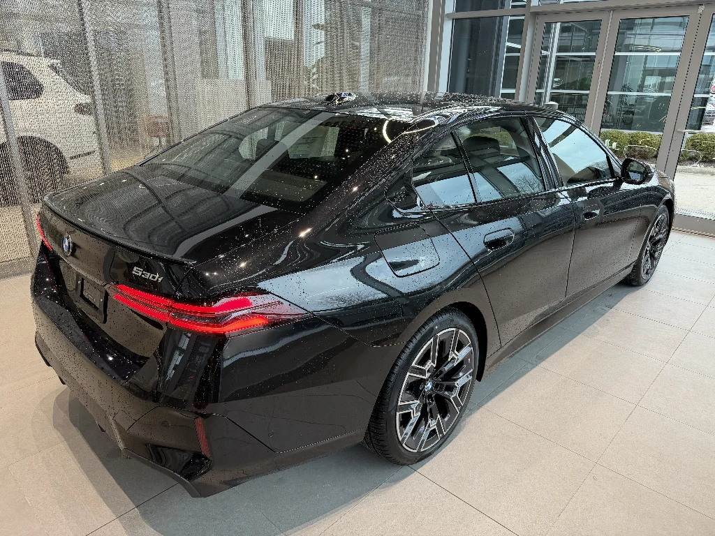 New 2026 Black Sapphire Metallic BMW 530i xDrive image 6