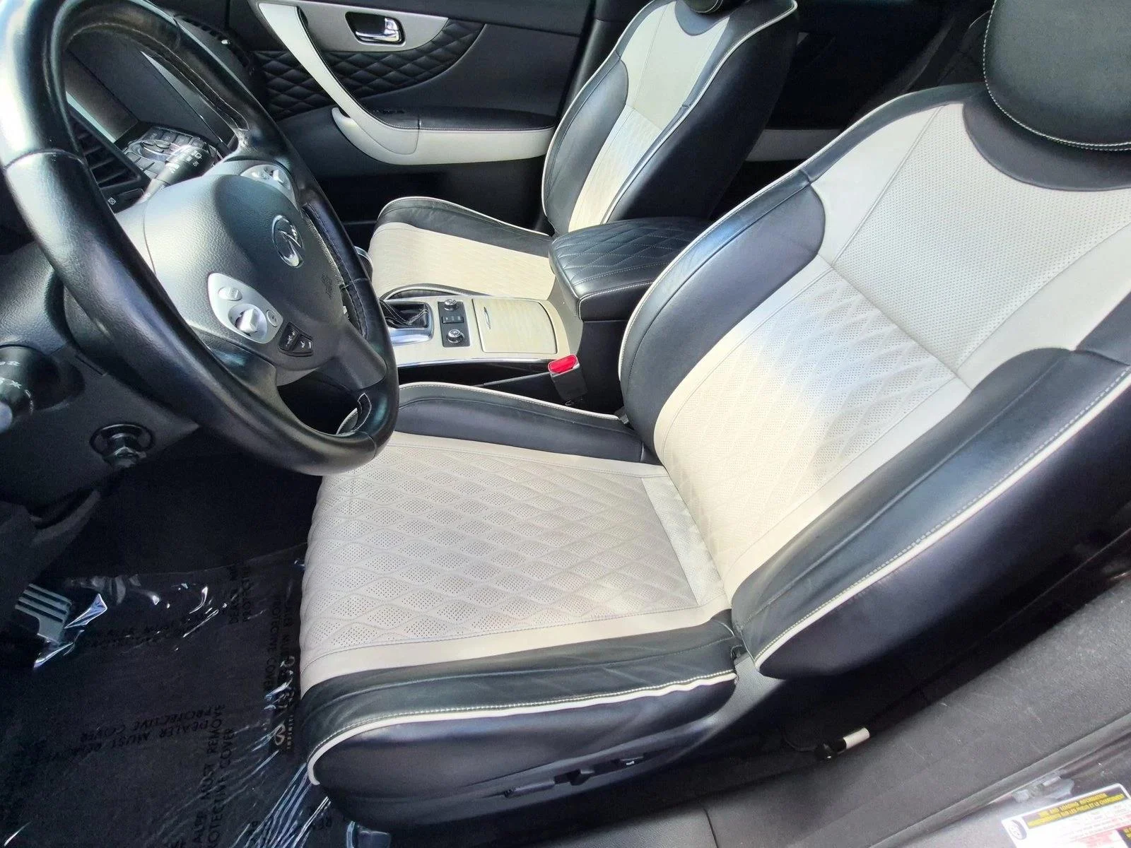 Used 2017 Graphite Shadow INFINITI  image 17
