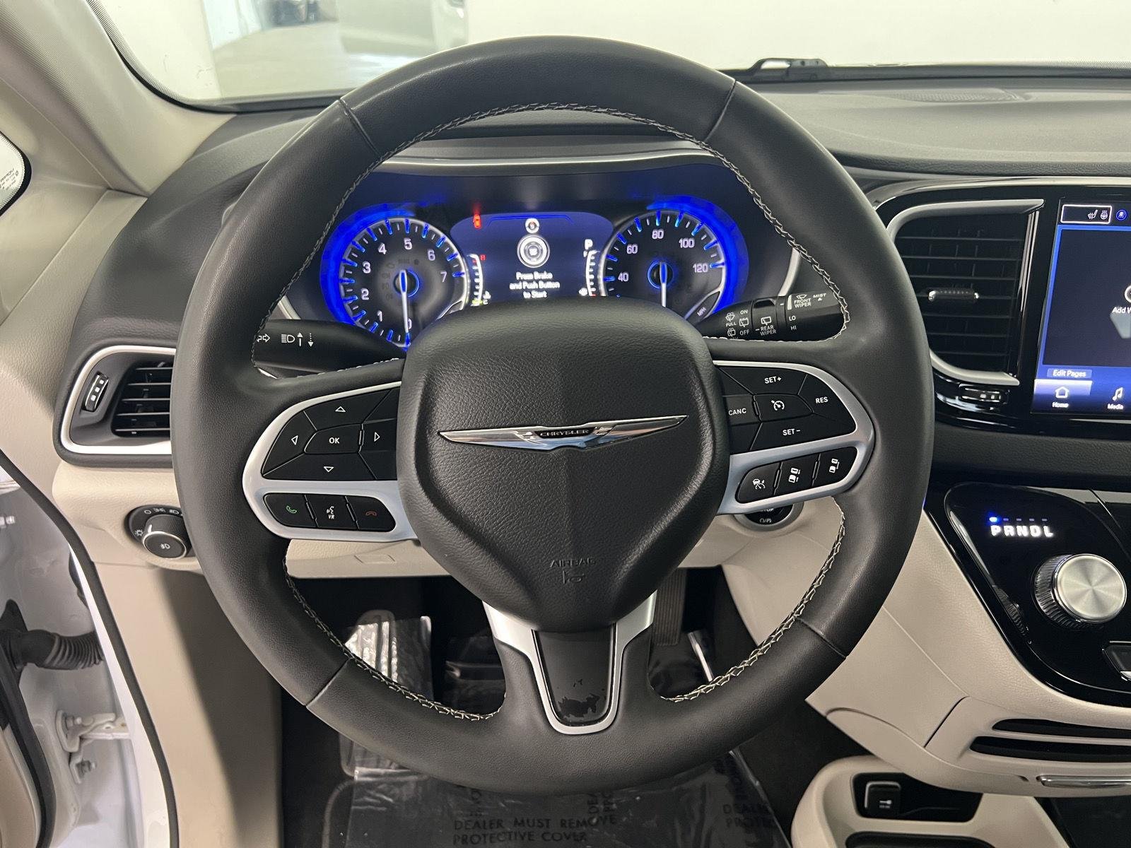 2024 Chrysler Pacifica Touring L - Photo 15