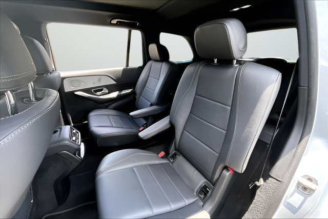 Used 2025 Silver Mercedes-Benz GLS 450 image 17