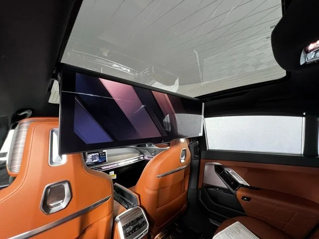 2025 BMW 7 Series 760i - Photo 36