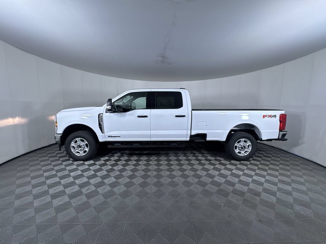New 2026 Oxford White Ford XLT image 5