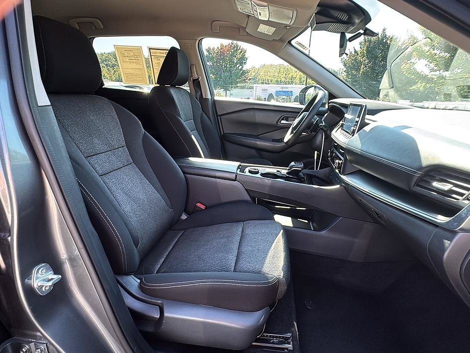 Used 2024 Gun Metallic Nissan SV image 25