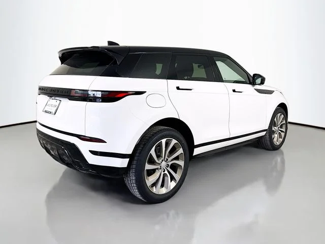 New 2026 Fuji White Land Rover  image 5