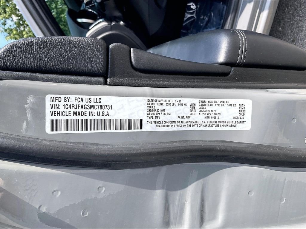 Used 2021 Sting-Gray Clearcoat Jeep Laredo X image 30