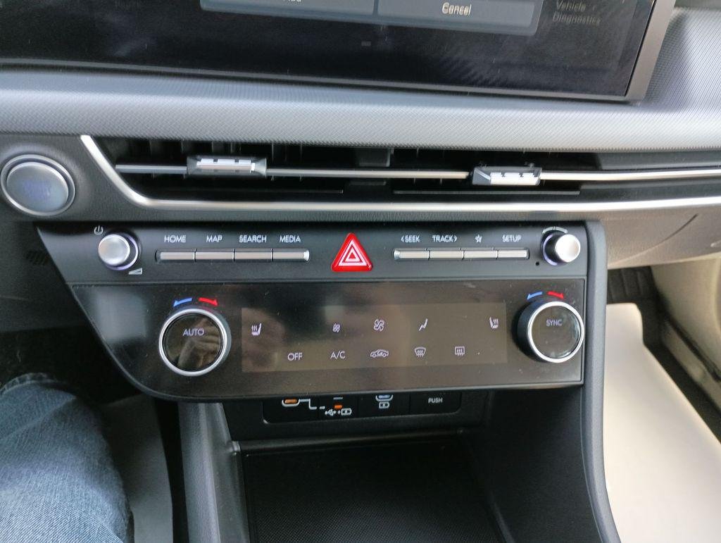 2025 Hyundai Sonata SEL - Photo 25
