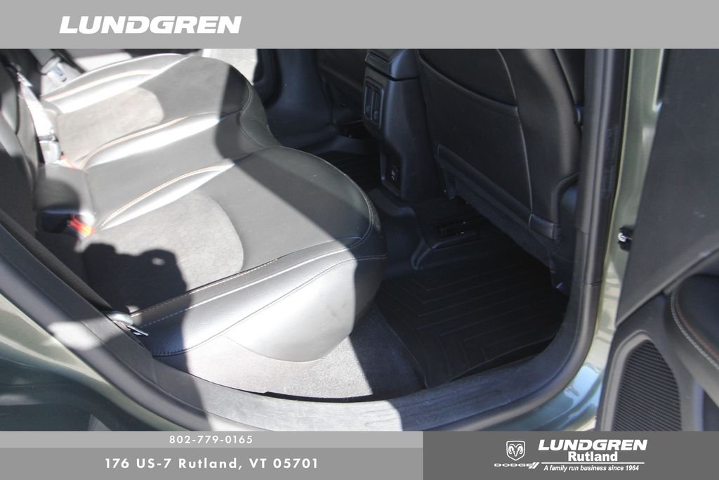 Used 2020 Green Jeep Latitude image 29