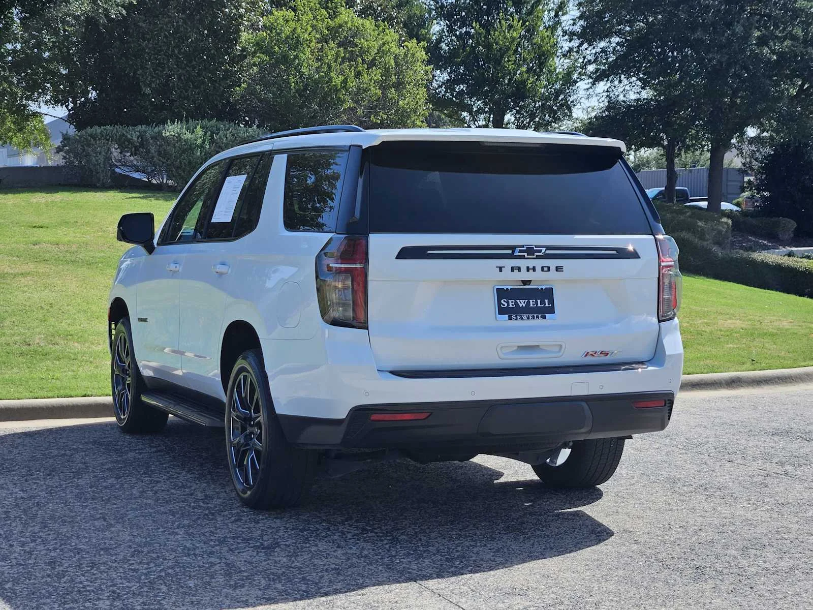 Used 2024 Summit White Chevrolet RST image 3